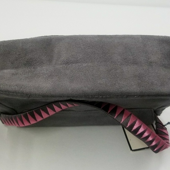 VICTORIA'S SECRET SMALL PURSE - Picture 7 of 8